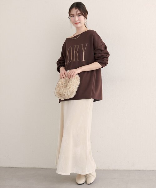 natural couture（ナチュラルクチュール）の「【WEB限定】〈ako〉スポリ裏毛ロゴ入りプルオーバー（スウェット・レディース・ブラウン/パープル/アイボリー/ブラック・FREE）」の11枚目の写真