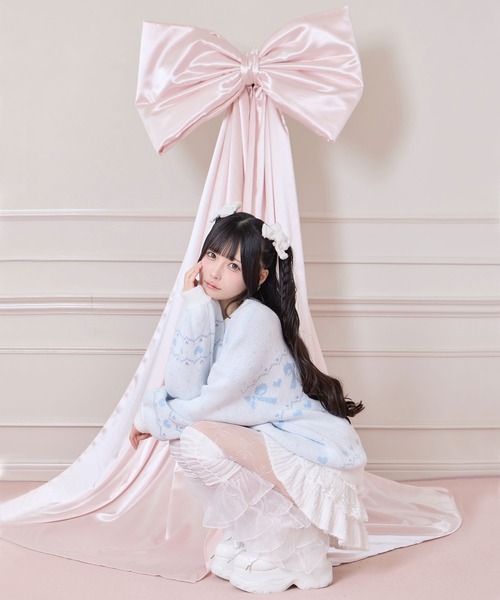 Honey Cinnamon(ハニーシナモン)の「リボンジャガードオーバーニット(ニット/セーター・レディース・サックスブルー/ピンク・FREE)」の3枚目の写真