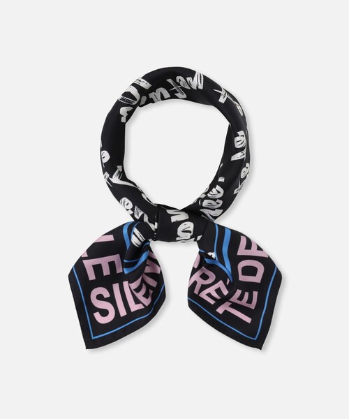 allureville（アルアバイル）の「フォントロゴスカーフ（バンダナ/スカーフ・レディース・ブラウン/ブラック/ブルー・FREE）」の2枚目の写真