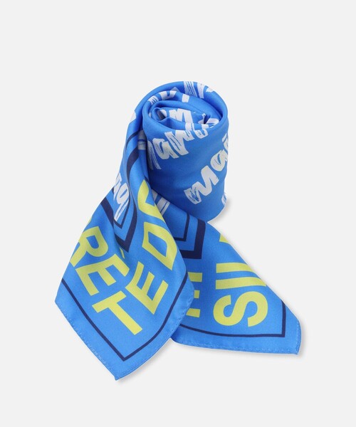 allureville（アルアバイル）の「フォントロゴスカーフ（バンダナ/スカーフ・レディース・ブラウン/ブラック/ブルー・FREE）」の4枚目の写真