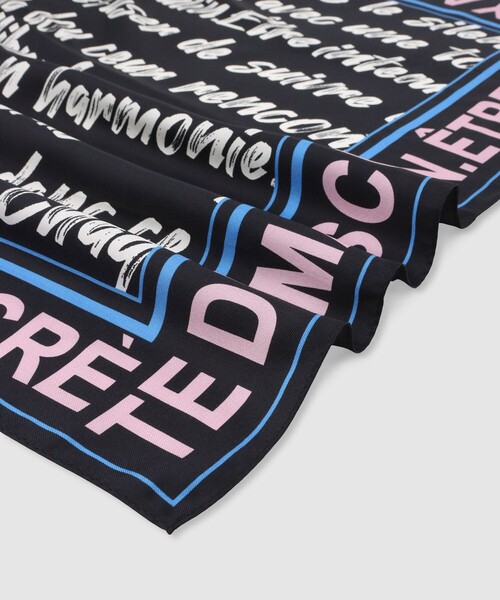 allureville（アルアバイル）の「フォントロゴスカーフ（バンダナ/スカーフ・レディース・ブラウン/ブラック/ブルー・FREE）」の12枚目の写真