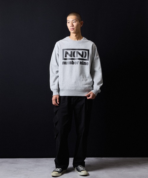 NUMBER (N)INE（ナンバーナイン）の「N(N) number nine PRINTED CLASSIC CREWNECK SWEATSHIRT / エヌエヌ ナンバーナイン ロゴプリント クラシック クルーネック スウェットシャツ（スウェット・メンズ・ブラック/トップグレー・M/L/XL）」の6枚目の写真