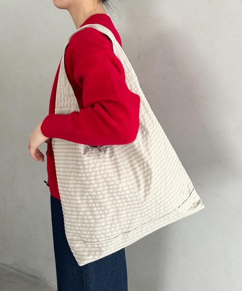 wears(ウェアーズ)の「【A4収納可】チェック柄ワンハンドルトートバッグ(トートバッグ・レディース・レッド/ブラウン/ベージュ/ネイビー・FREE)」の2枚目の写真