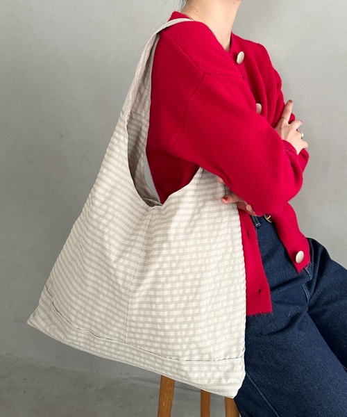 wears(ウェアーズ)の「【A4収納可】チェック柄ワンハンドルトートバッグ(トートバッグ・レディース・レッド/ブラウン/ベージュ/ネイビー・FREE)」の15枚目の写真