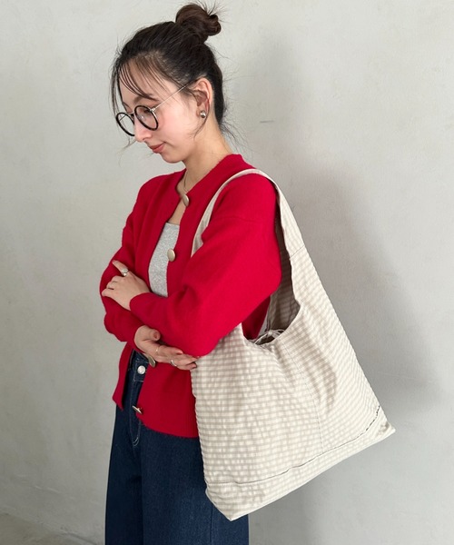 wears(ウェアーズ)の「【A4収納可】チェック柄ワンハンドルトートバッグ(トートバッグ・レディース・レッド/ブラウン/ベージュ/ネイビー・FREE)」の16枚目の写真