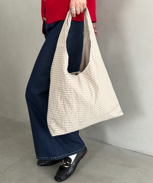 wears(ウェアーズ)の「【A4収納可】チェック柄ワンハンドルトートバッグ(トートバッグ・レディース・レッド/ブラウン/ベージュ/ネイビー・FREE)」の19枚目の写真
