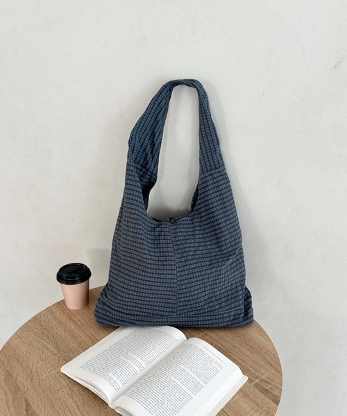 wears(ウェアーズ)の「【A4収納可】チェック柄ワンハンドルトートバッグ(トートバッグ・レディース・レッド/ブラウン/ベージュ/ネイビー・FREE)」の20枚目の写真