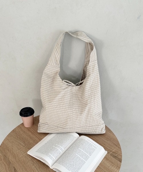 wears(ウェアーズ)の「【A4収納可】チェック柄ワンハンドルトートバッグ(トートバッグ・レディース・レッド/ブラウン/ベージュ/ネイビー・FREE)」の13枚目の写真