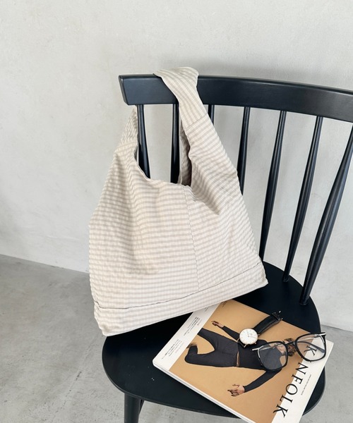 wears(ウェアーズ)の「【A4収納可】チェック柄ワンハンドルトートバッグ(トートバッグ・レディース・レッド/ブラウン/ベージュ/ネイビー・FREE)」の14枚目の写真