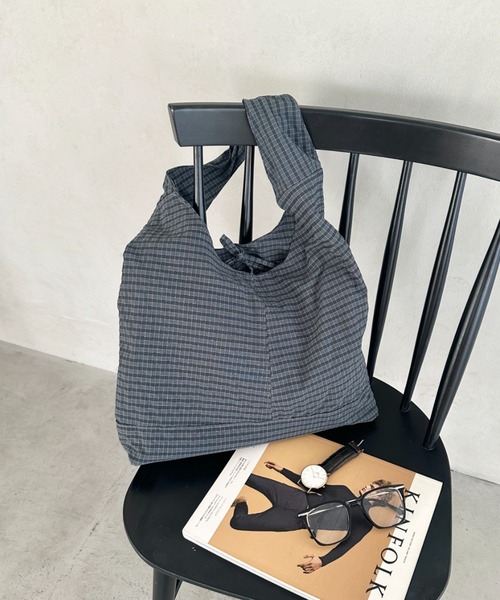 wears(ウェアーズ)の「【A4収納可】チェック柄ワンハンドルトートバッグ(トートバッグ・レディース・レッド/ブラウン/ベージュ/ネイビー・FREE)」の21枚目の写真