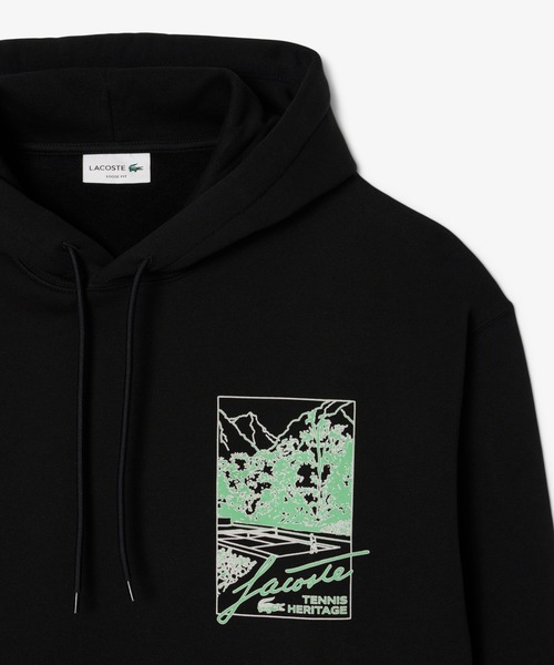 LACOSTE(ラコステ)の「テニスヘリテージプリントスウェットフーディー(パーカー・メンズ・ブラック・3/2/4/5)」の5枚目の写真