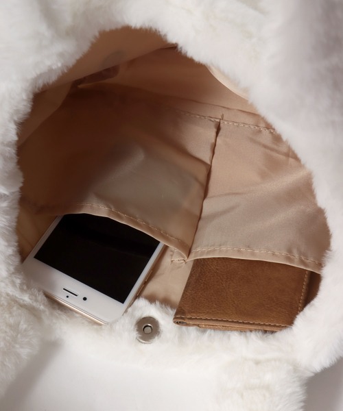 sanrio（サンリオ）の「sanrio（サンリオ）キャラクターフェイス フェイクファーミニトートバッグ レディース/シナモロール クロミ ハンギョドン マイメロディ（トートバッグ・レディース・ダークグレー/ピンク/ブルー/アイボリー・FREE）」の15枚目の写真