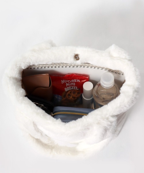 sanrio（サンリオ）の「sanrio（サンリオ）キャラクターフェイス フェイクファーミニトートバッグ レディース/シナモロール クロミ ハンギョドン マイメロディ（トートバッグ・レディース・ダークグレー/ピンク/ブルー/アイボリー・FREE）」の16枚目の写真