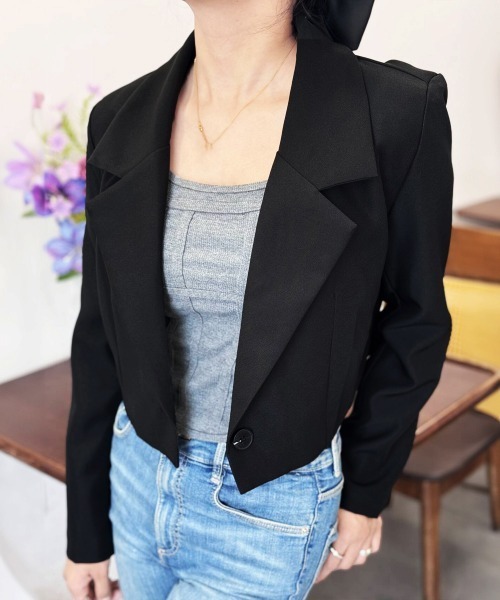 Miniministore(ミニミニストア)の「ショート丈テーラードジャケット韓国風秋服(テーラードジャケット・レディース・ブラック・FREE)」の4枚目の写真