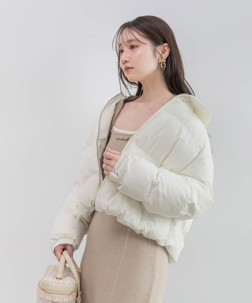 RANDA（ランダ）の「クロップドライトパファーコート（ダウンジャケット/コート・レディース・ホワイト/ベージュ/ブラック・FREE）」の2枚目の写真