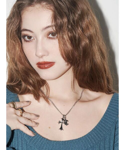 EVRIS（エヴリス）の「CROSS CHARM CHAINネックレス（ネックレス・レディース・シルバー/ゴールド・FREE）」の3枚目の写真