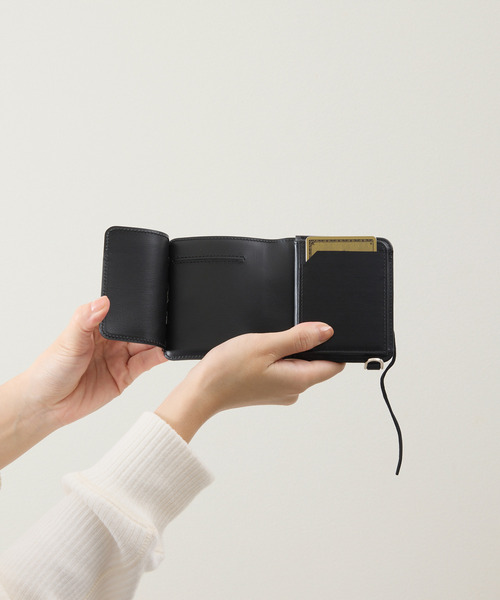 And A(アンドエー)の「ITTI イッチ / CRISTY WIND COMPACT WLT RAPTO PREMIER ラプトプレミアクリスティーウインドコンパクトウォレット 2つ折り革財布 / ITTI-WLT-028-RPP(財布・メンズ・ブラウン系その他/ブラック/ダークグレー・FREE)」の15枚目の写真