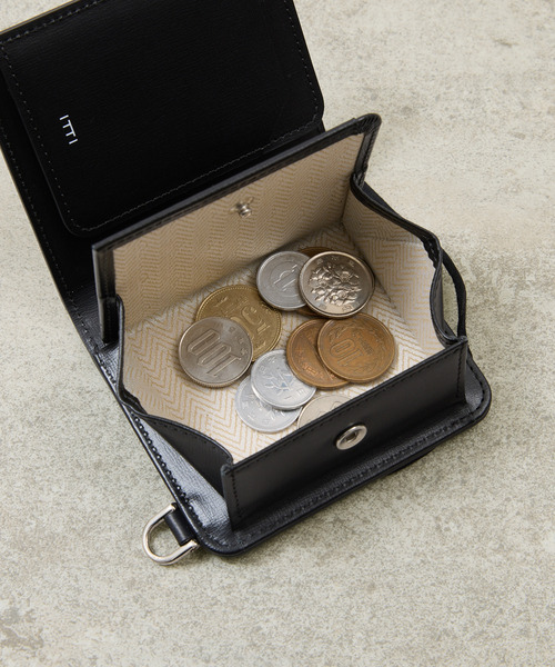 And A(アンドエー)の「ITTI イッチ / CRISTY WIND COMPACT WLT RAPTO PREMIER ラプトプレミアクリスティーウインドコンパクトウォレット 2つ折り革財布 / ITTI-WLT-028-RPP(財布・メンズ・ブラウン系その他/ブラック/ダークグレー・FREE)」の22枚目の写真