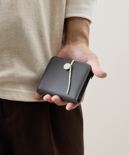 And A(アンドエー)の「ITTI イッチ / CRISTY WIND COMPACT WLT RAPTO PREMIER ラプトプレミアクリスティーウインドコンパクトウォレット 2つ折り革財布 / ITTI-WLT-028-RPP(財布・メンズ・ブラウン系その他/ブラック/ダークグレー・FREE)」の6枚目の写真