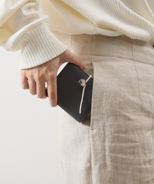 And A(アンドエー)の「ITTI イッチ / CRISTY WIND COMPACT WLT RAPTO PREMIER ラプトプレミアクリスティーウインドコンパクトウォレット 2つ折り革財布 / ITTI-WLT-028-RPP(財布・メンズ・ブラウン系その他/ブラック/ダークグレー・FREE)」の7枚目の写真