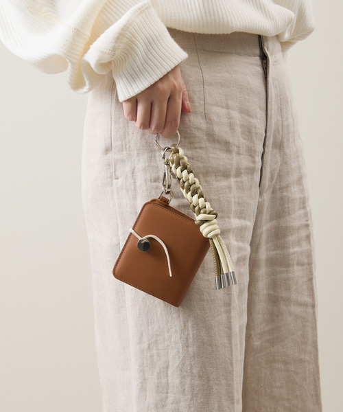 And A(アンドエー)の「ITTI イッチ / CRISTY WIND COMPACT WLT RAPTO PREMIER ラプトプレミアクリスティーウインドコンパクトウォレット 2つ折り革財布 / ITTI-WLT-028-RPP(財布・メンズ・ブラウン系その他/ブラック/ダークグレー・FREE)」の5枚目の写真