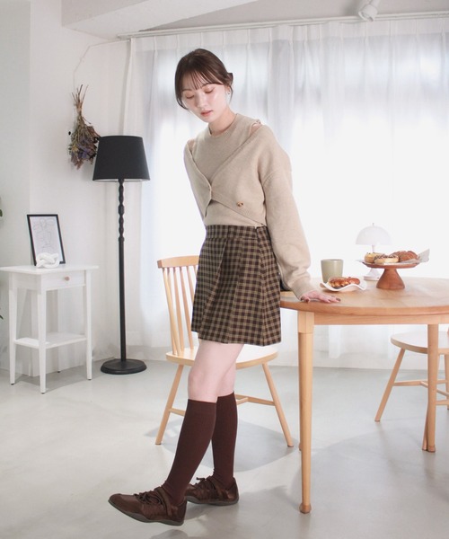 Reurie'(レウリィ)の「【2点セット】ノースリーブニット&カーディガンセット / 肌見せ 重ね着 レイヤード フェミニン シンプル オフィスカジュアル 韓国(アンサンブル・レディース・アイボリー/ベージュ/グレー・FREE)」の9枚目の写真