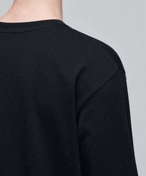 MUSINSA STANDARD（ムシンサスタンダード）の「スーピマリラックスドクルーネック長袖Tシャツ[ブラック]（Tシャツ/カットソー・メンズ・その他・SMALL/MEDIUM/LARGE/X-LARGE/XX-LARGE/XXX-LARGE）」の6枚目の写真