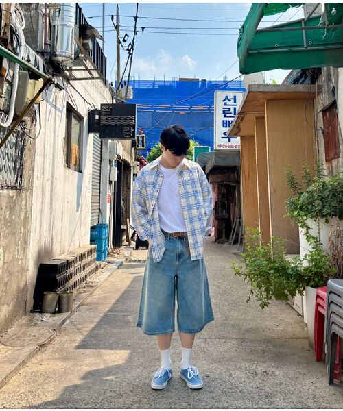MUSINSA STANDARD（ムシンサスタンダード）の「ビッグブラシロングバミューダデニムパンツ[ライトインディゴ]（デニムパンツ・メンズ・その他・26/34/33/36/38/40/42/27/28/29/30/31/32）」の13枚目の写真