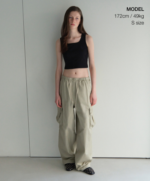 MUSINSA STANDARD WOMAN（ムシンサスタンダードウーマン）の「ウィメンズクロップタンクトップ[ブラック]（Tシャツ/カットソー・レディース・その他・SMALL/MEDIUM/LARGE/X-SMALL）」の2枚目の写真