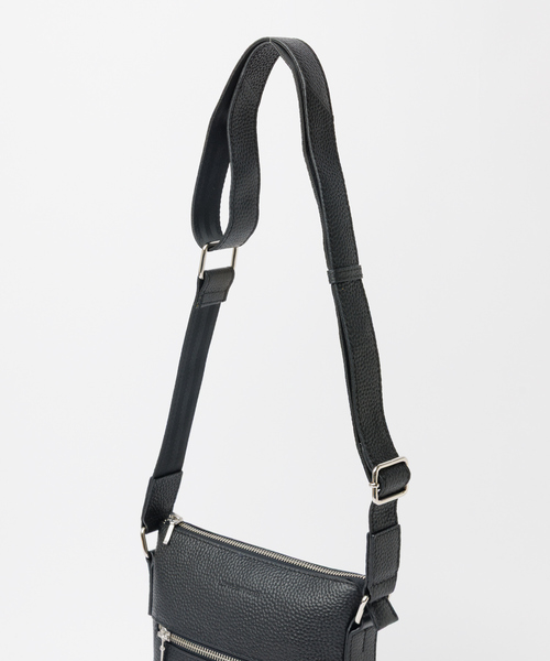 alfredoBANNISTER(アルフレッドバニスター)の「シボレザー ミニショルダーバッグ(ボディバッグ/ウエストポーチ・レディース・ブラック・フリー)」の7枚目の写真