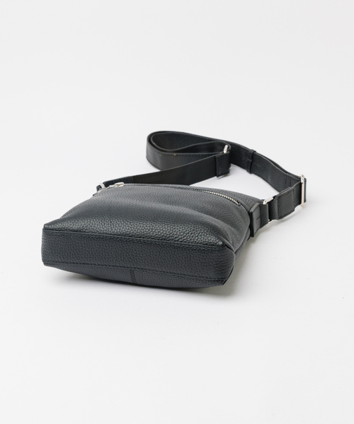 alfredoBANNISTER（アルフレッドバニスター）の「シボレザー ミニ