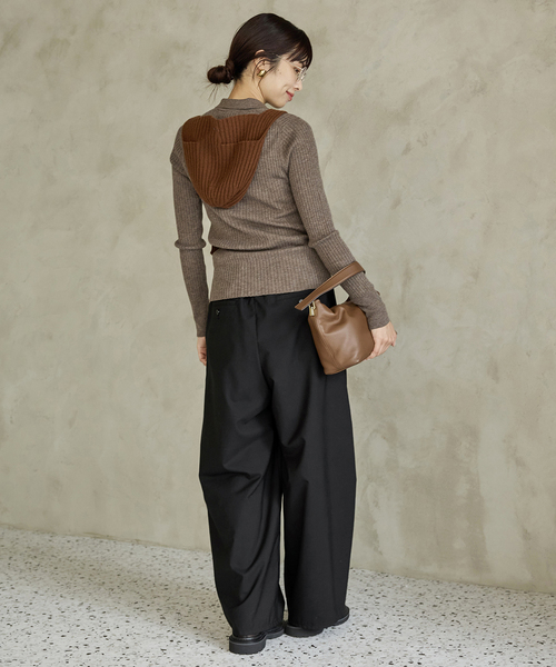 IENA（イエナ）の「《追加》ウォッシャブル コクーンパンツ（その他パンツ・レディース・グレー/ブラック/ブラウン・34/36/38）」の13枚目の写真