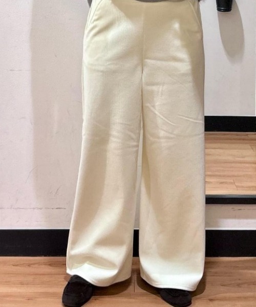 Right-on（ライトオン）の「【HONEYSUCKLE ROSE】カットコーデュロイ 裏起毛イージーワイドパンツ (セミワイドシルエット / 上品な凹凸感 / リラックスフィット / 保温性)（その他パンツ・レディース・グリーン/オフホワイト/ブラック・S/M/L）」の14枚目の写真