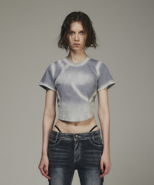 BLR(ビーエルアール)の「Bleached Triangle Gradation Washing T-shirts(Tシャツ/カットソー・レディース・グレー・SMALL)」の1枚目の写真