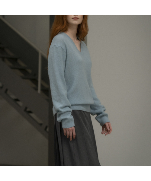 KNOWNBETTER（ノウンベター）の「Loose fit V-neck knit [KNFW01SW01]_Sky blue（ニット/セーター・レディース・スカイブルー・FREE）」の5枚目の写真
