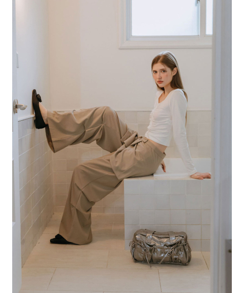 MOIFAIRE(モイフェア)の「PLEATED LAYERED SKIRT PANTS / BEGIE(その他パンツ・レディース・その他・FREE)」の3枚目の写真