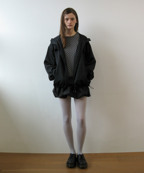 NAATS(ナツ)の「Dot frill hoodie zip-up, black(パーカー・レディース・その他・FREE)」の4枚目の写真