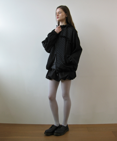 NAATS(ナツ)の「Dot frill hoodie zip-up, black(パーカー・レディース・その他・FREE)」の5枚目の写真