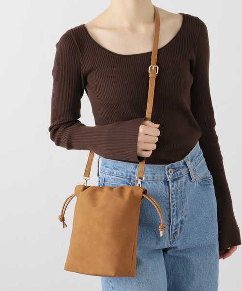 B.C STOCK（ベーセーストック）の「2WAY巾着バッグ（ハンドバッグ・レディース・ボルドー/キャメル/ブラック・FREE）」の16枚目の写真