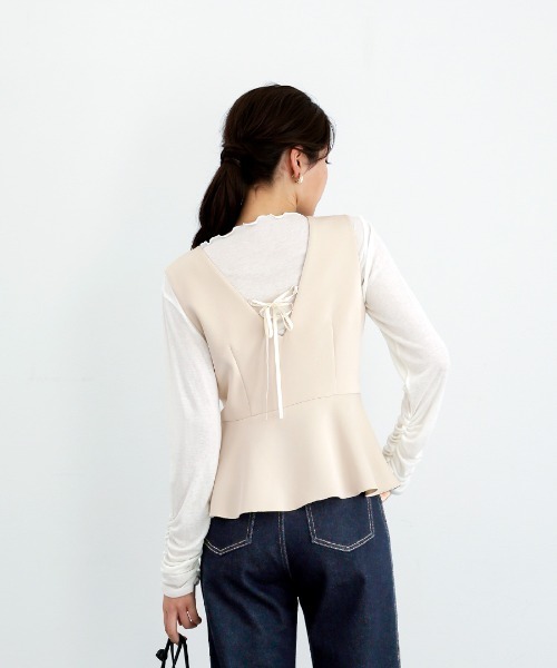 White Collection（ホワイトコレクション）の「【 リラクシーに映える 】 ハイストレッチライトポンチ・バックレースアップペプラムブラウス（シャツ/ブラウス・レディース・ネイビー/ブラック/ライトベージュ・S/M/L）」の8枚目の写真