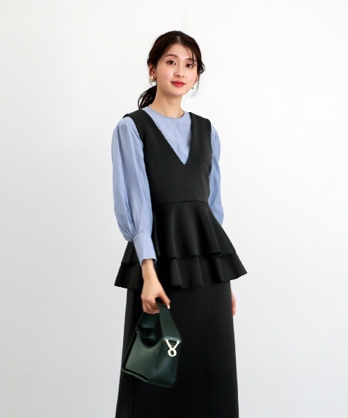 White Collection（ホワイトコレクション）の「【 リラクシーに映える 】 ハイストレッチライトポンチ・バックレースアップペプラムブラウス（シャツ/ブラウス・レディース・ネイビー/ブラック/ライトベージュ・S/M/L）」の16枚目の写真