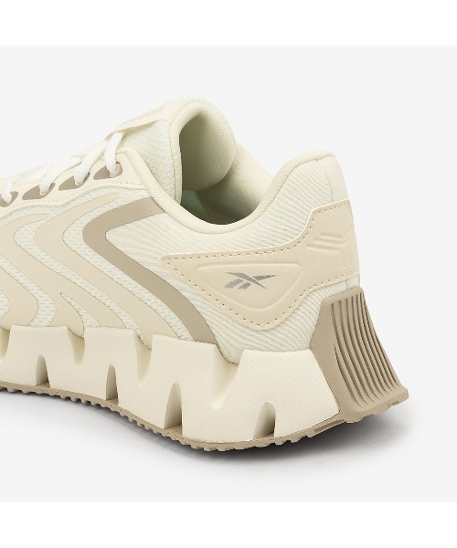 Reebok(リーボック)の「ジグ ライズ / ZIG RISE SA(スニーカー・レディース・アイボリー/ホワイト・22.0cm/25.5cm/25.0cm/24.0cm/24.5cm/23.5cm/23.0cm/22.5cm)」の7枚目の写真