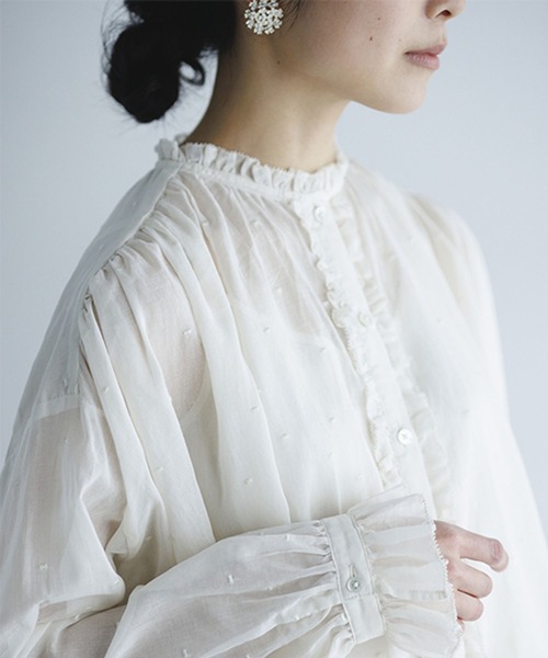 studio CLIP（スタディオクリップ）の「《natural by clip》スクエアドット刺繍ブラウス（シャツ/ブラウス・レディース・アイボリー/ブラック・FREE）」の11枚目の写真