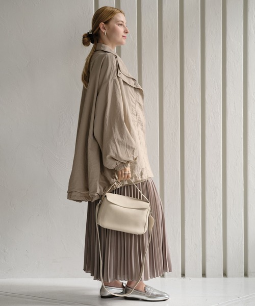 ZAKKA-BOX(ザッカボックス)の「2WAYハンドルフラップバッグ(リボンスカーフ付き)(ショルダーバッグ・レディース・アイボリー/ブラック/ベージュ・FREE)」の6枚目の写真