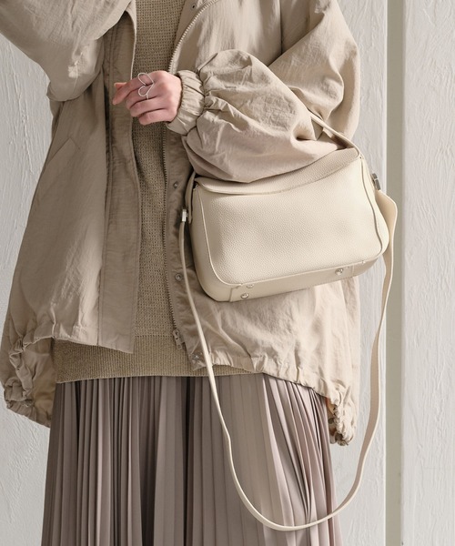ZAKKA-BOX(ザッカボックス)の「2WAYハンドルフラップバッグ(リボンスカーフ付き)(ショルダーバッグ・レディース・アイボリー/ブラック/ベージュ・FREE)」の9枚目の写真