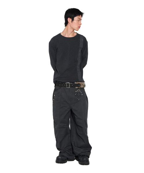 AAKAM（アーカム）の「Knee Pin-Tuck Side Button Pants (Dark Gray)（その他パンツ・レディース・その他・1/2）」の11枚目の写真
