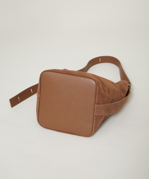 AULENTTI（オウレンティ）の「AULENTTI/スエードワンショルダーバッグ（ショルダーバッグ・レディース・ブラウン/ベージュ・FREE）」の11枚目の写真