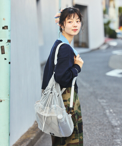 FREAK'S STORE(フリークスストア)の「UMBRO × FREAK'S STORE/アンブロ 別注 マルチway ナイロンコード付き メッシュバッグ /バックパック/ワンショルダーバッグ/ショルダーバッグ(ショルダーバッグ・レディース・グレー/ナチュラル/ブラック・ONE SIZE)」の5枚目の写真