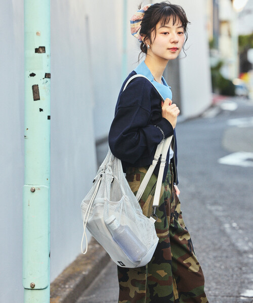 FREAK'S STORE(フリークスストア)の「UMBRO × FREAK'S STORE/アンブロ 別注 マルチway ナイロンコード付き メッシュバッグ /バックパック/ワンショルダーバッグ/ショルダーバッグ(ショルダーバッグ・レディース・グレー/ナチュラル/ブラック・ONE SIZE)」の6枚目の写真