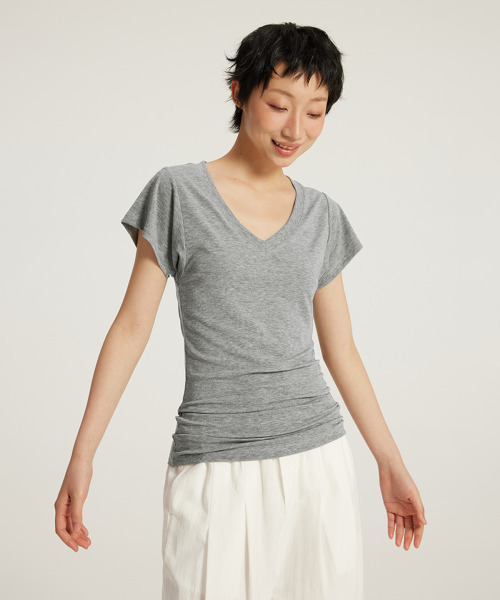 BUTTON SEOUL（ボタンソウル）の「[ウィメンズ] ライオセル VネックドレープTシャツ (3 COLORS)（Tシャツ/カットソー・レディース・ミックスグレー/ブラック/ホワイト・SMALL/MEDIUM/LARGE）」の8枚目の写真